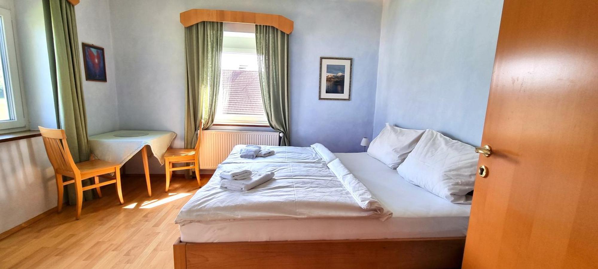 Bungalow & Apartments "Am Deber" Velden - Augsdorf フェルデン・アム・ヴェルターゼー エクステリア 写真